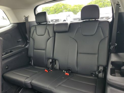 Used 2025 Kia Telluride LX FWD image 15