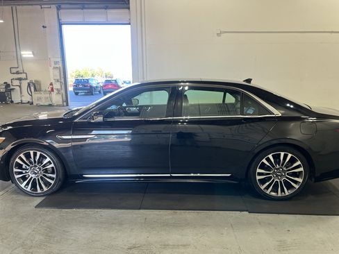 Used 2018 Lincoln Continental Reserve w/ Luxury Package AWD/4WD image 9