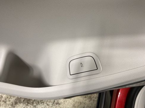 Certified 2024 GMC Acadia Denali w/ Super Cruise Package image 36