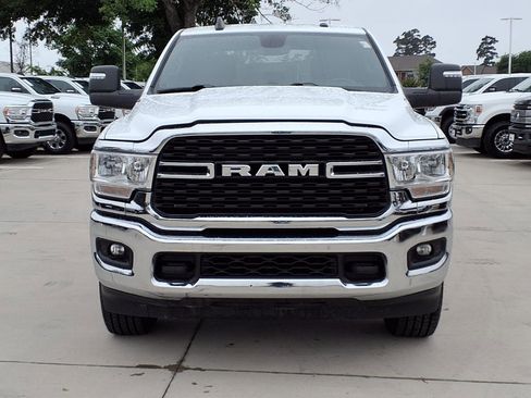 Used 2024 RAM 2500 Big Horn AWD/4WD image 4