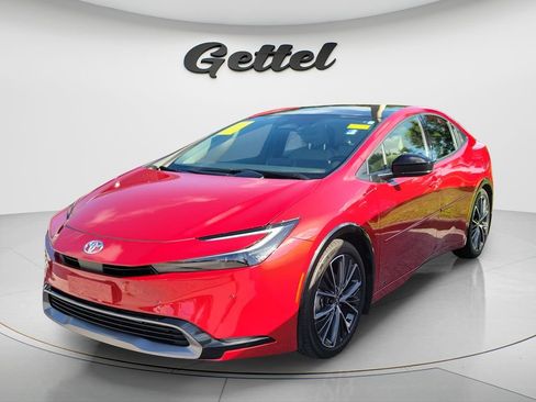 Used 2024 Toyota Prius XLE AWD/4WD image 2
