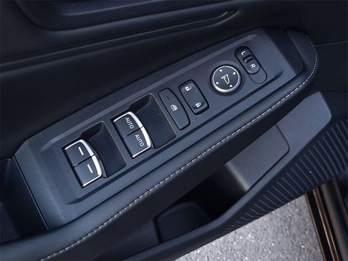 Used 2023 Honda Accord Sport image 11