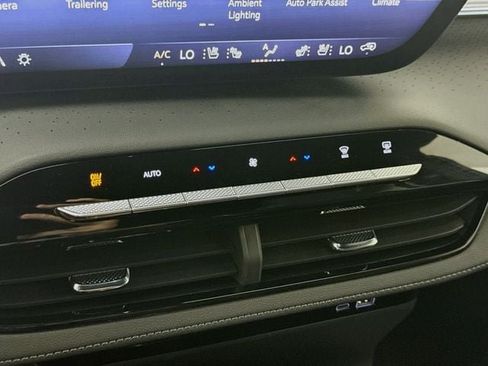 Used 2026 Buick Enclave Avenir w/ Super Cruise Package AWD/4WD image 16