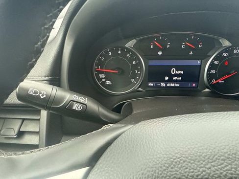 Used 2024 GMC Terrain SLT image 33