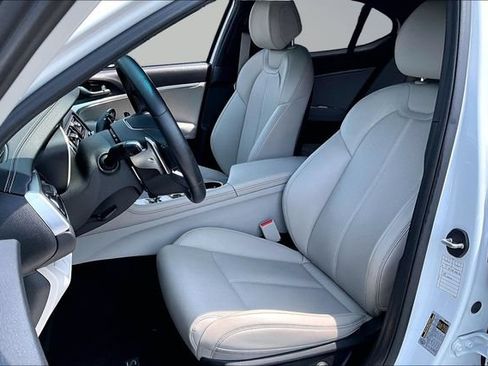 Used 2023 Genesis G70 2.0T AWD/4WD image 21