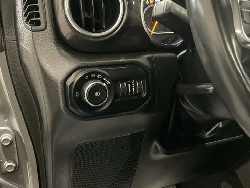 Used 2022 Jeep Wrangler Unlimited Sahara image 8