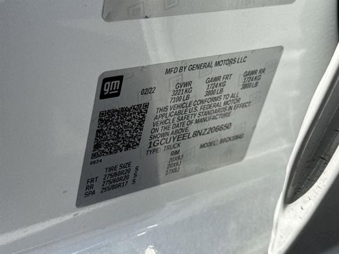 Used 2022 Chevrolet Silverado 1500 RST w/ Redline Edition image 7