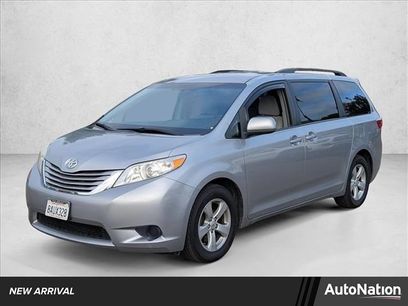 Used 2017 Toyota Sienna LE