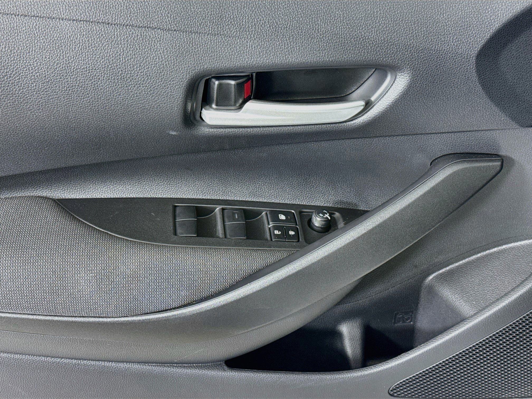 Certified 2026 Toyota Corolla SE w/ SE Package FWD image 17