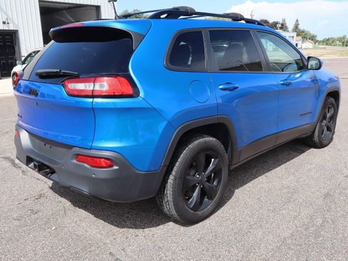 Used 2018 Jeep Cherokee Limited w/ High Altitude Package AWD/4WD image 3