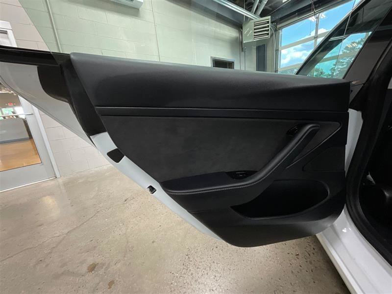 Used 2020 Tesla Model 3 Standard Range RWD image 17