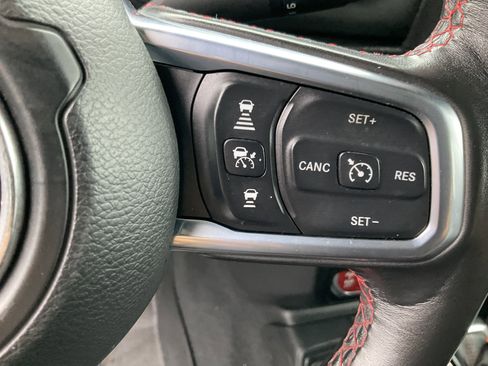 Used 2020 Jeep Gladiator Rubicon w/ Advanced Safety Group AWD/4WD image 35