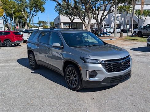 Certified 2024 Chevrolet Traverse RS image 2
