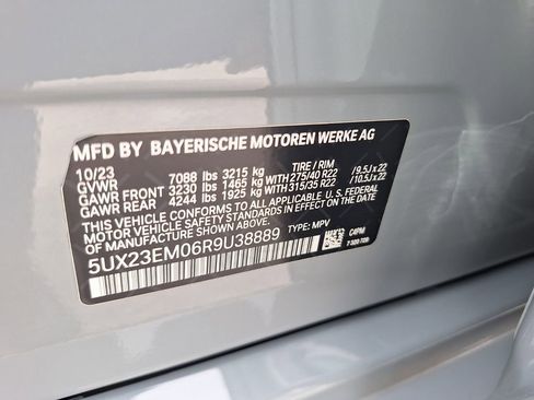 Used 2024 BMW X7 xDrive40i w/ Executive Package image 37