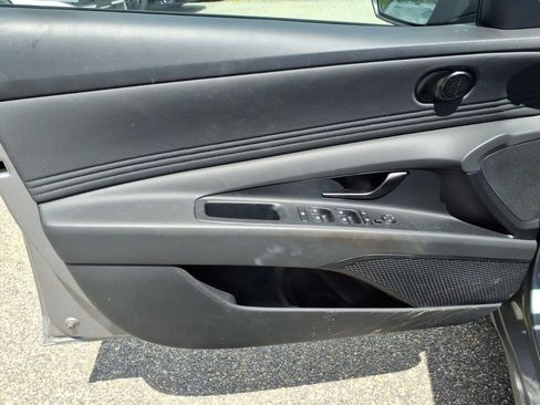 Used 2025 Hyundai Elantra Sport FWD image 22