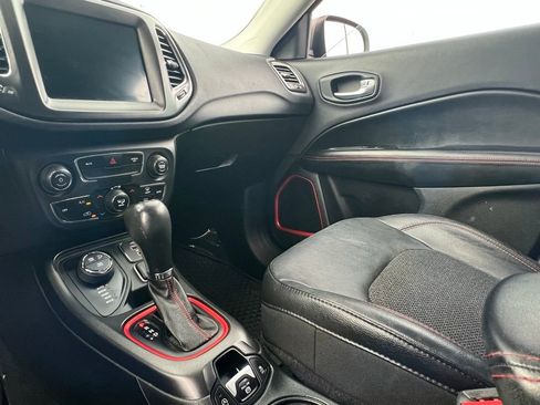 Used 2018 Jeep Compass Trailhawk AWD/4WD image 45