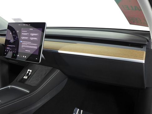 Used 2024 Tesla Model Y Performance image 14