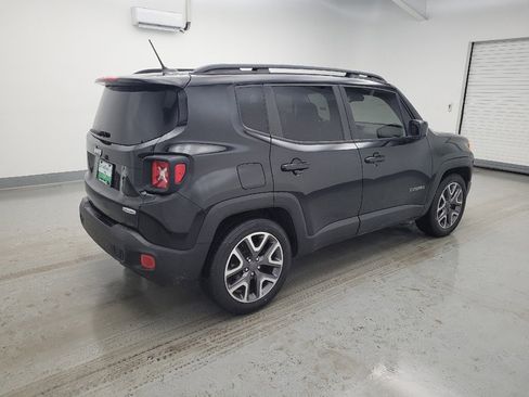 Used 2017 Jeep Renegade Latitude image 10
