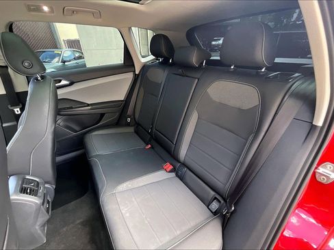 Certified 2024 Volkswagen Taos SE FWD image 25