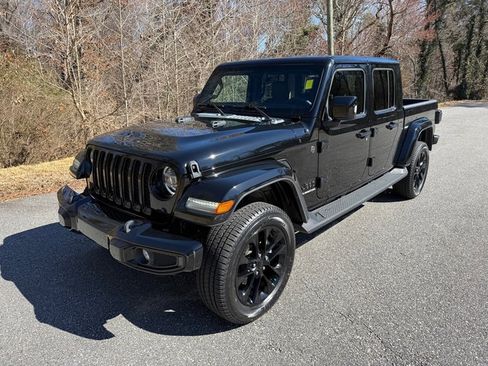 Used 2022 Jeep Gladiator Overland image 2