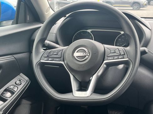 Used 2025 Nissan Sentra SV FWD image 22