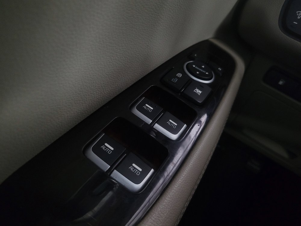 Used 2019 Kia Sorento FWD image 27