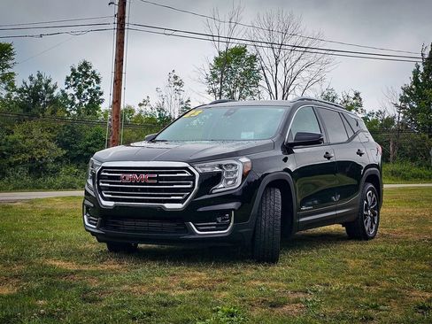 Used 2023 GMC Terrain SLT w/ Infotainment Package II AWD/4WD image 8