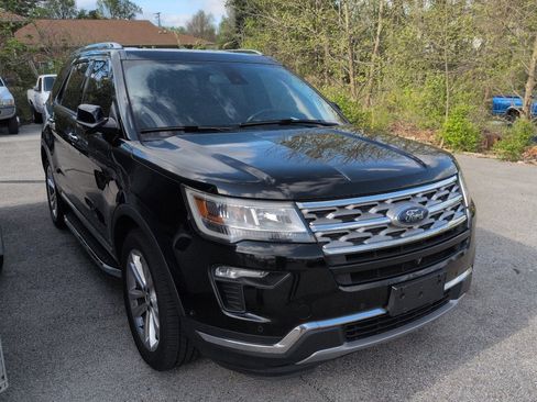 Used 2018 Ford Explorer Limited w/ Equipment Group 301A image 2