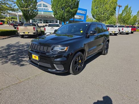 Used 2018 Jeep Grand Cherokee Trackhawk AWD/4WD image 2