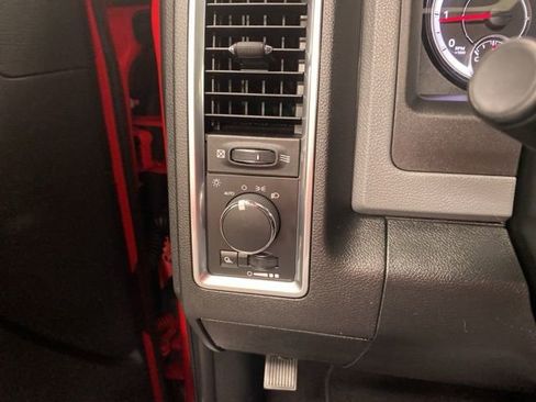 Used 2018 RAM 2500 SLT image 17