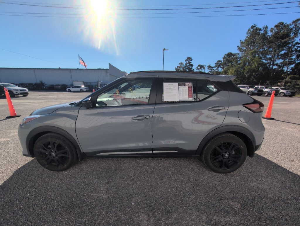 Used 2024 Nissan Kicks SR w/ SR Premium Package FWD image 5