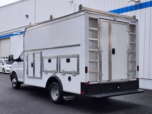 Used 2022 Chevrolet Express 3500 w/ Power Convenience Package RWD image 3