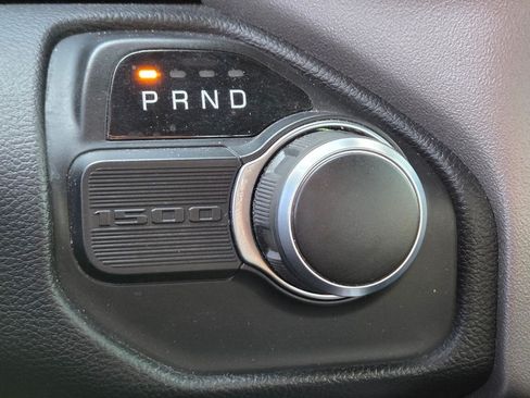 Used 2019 RAM 1500 Big Horn RWD image 32