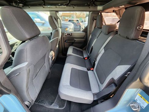 Used 2023 Ford Bronco Big Bend w/ Sasquatch Package image 17