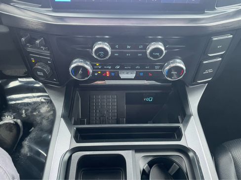 Used 2023 Ford F250 Lariat w/ Chrome Package image 27