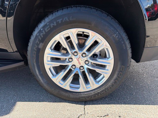 Certified 2023 GMC Yukon SLT w/ SLT Luxury Package AWD/4WD image 11