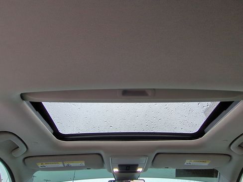 Used 2023 Honda CR-V EX-L image 29