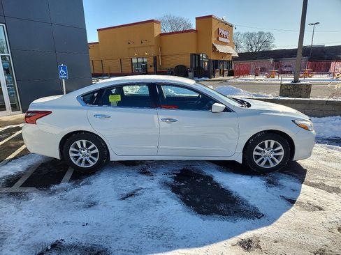 Used 2018 Nissan Altima 2.5 S w/ S Convenience Package image 6