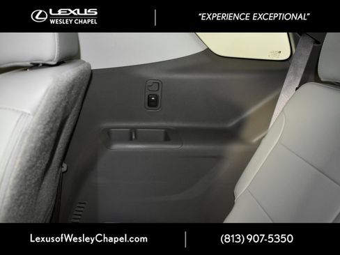 Used 2021 Chevrolet Traverse LT w/ LT Premium Package image 24