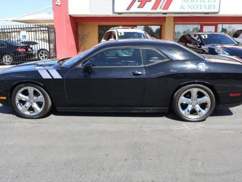 Used 2013 Dodge Challenger R/T RWD image 4