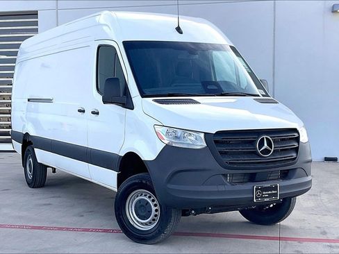 New 2025 Mercedes-Benz Sprinter 2500 image 1