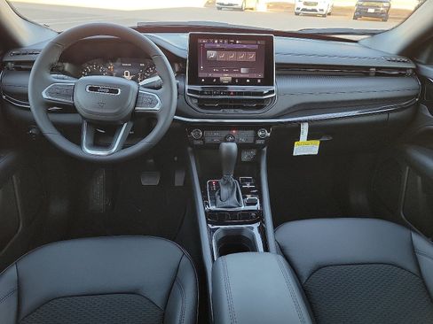 New 2026 Jeep Compass Latitude image 9