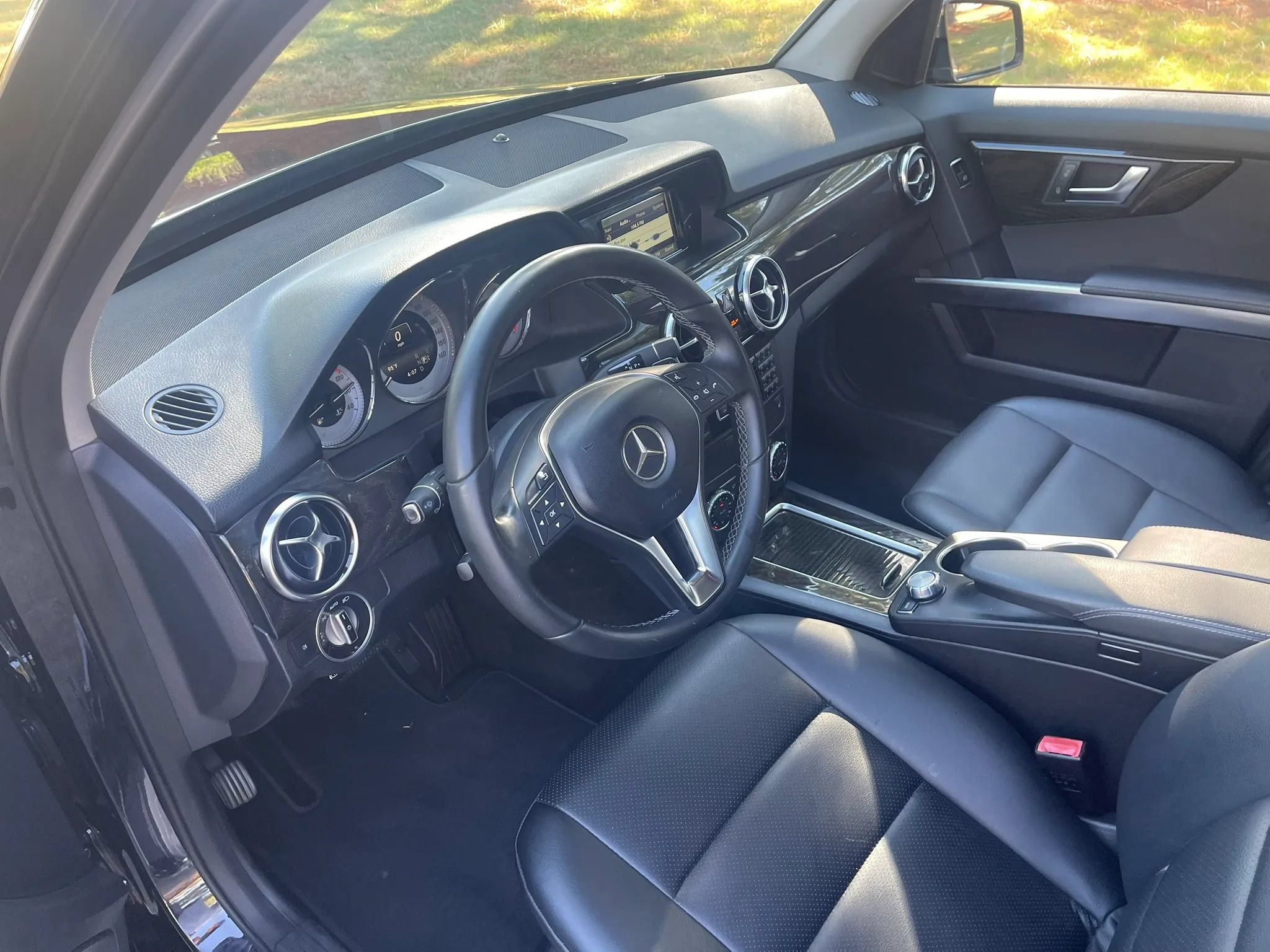 Used 2015 Mercedes-Benz GLK 350 4MATIC image 11