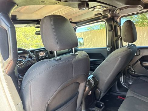 Used 2020 Jeep Gladiator Sport AWD/4WD image 21