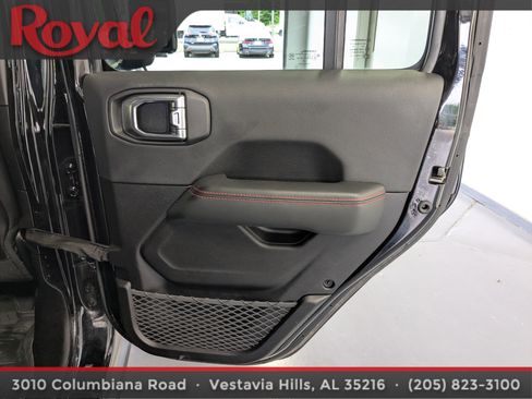 Used 2024 Jeep Wrangler Unlimited Rubicon AWD/4WD image 9