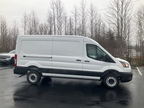 New 2026 Ford Transit 250 148 Medium Roof RWD image 4