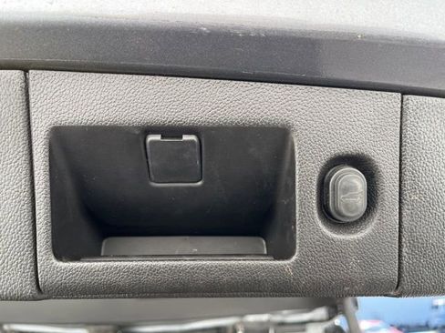 Used 2019 Chevrolet Suburban Premier image 9