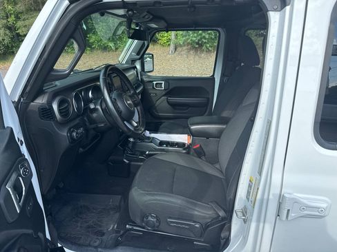 Used 2021 Jeep Wrangler Unlimited Sport AWD/4WD image 9