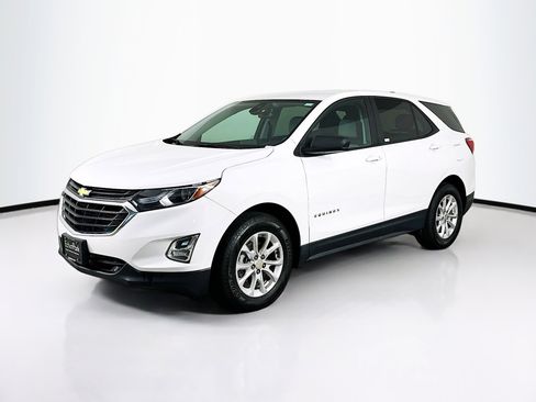 Used 2020 Chevrolet Equinox LS w/ LS Convenience Package image 3