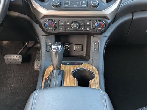 Used 2018 GMC Acadia Denali w/ Technology Package image 21